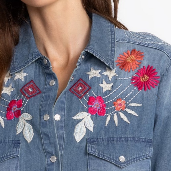 Johnny Was MIKA DENIM POCKET SHIRT - Picture 3 of 8